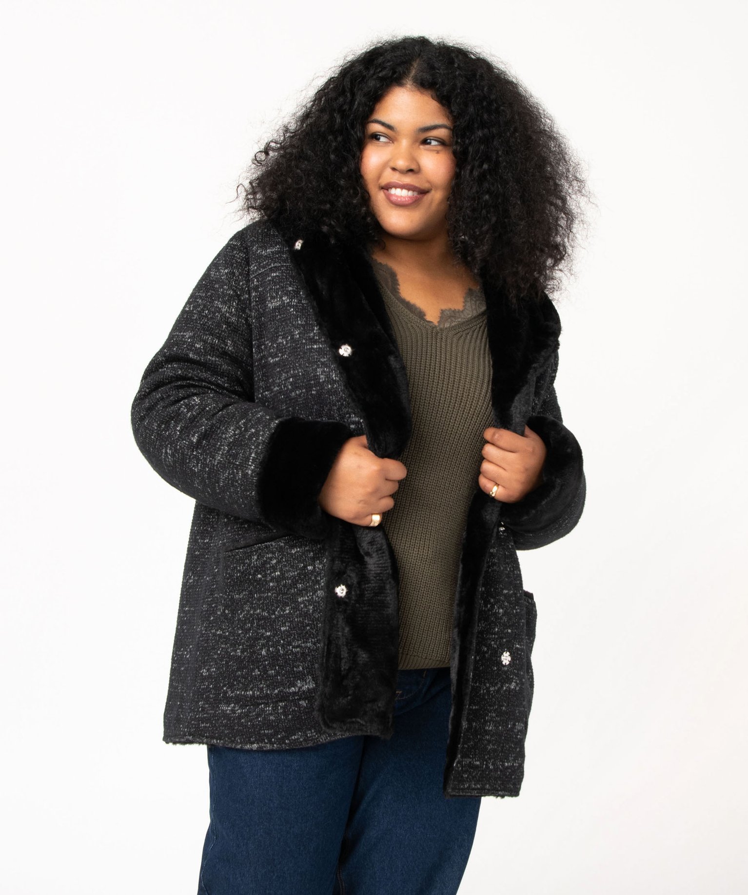 manteau duveteux noir femme