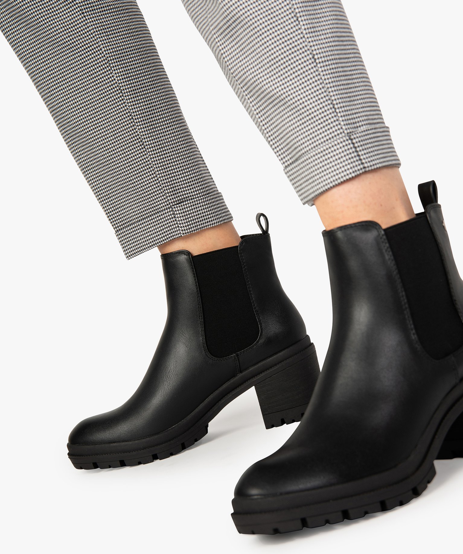 Gemo chaussures boots femme chelsea unies a talon et semelle crantee noir standard femme GEMO