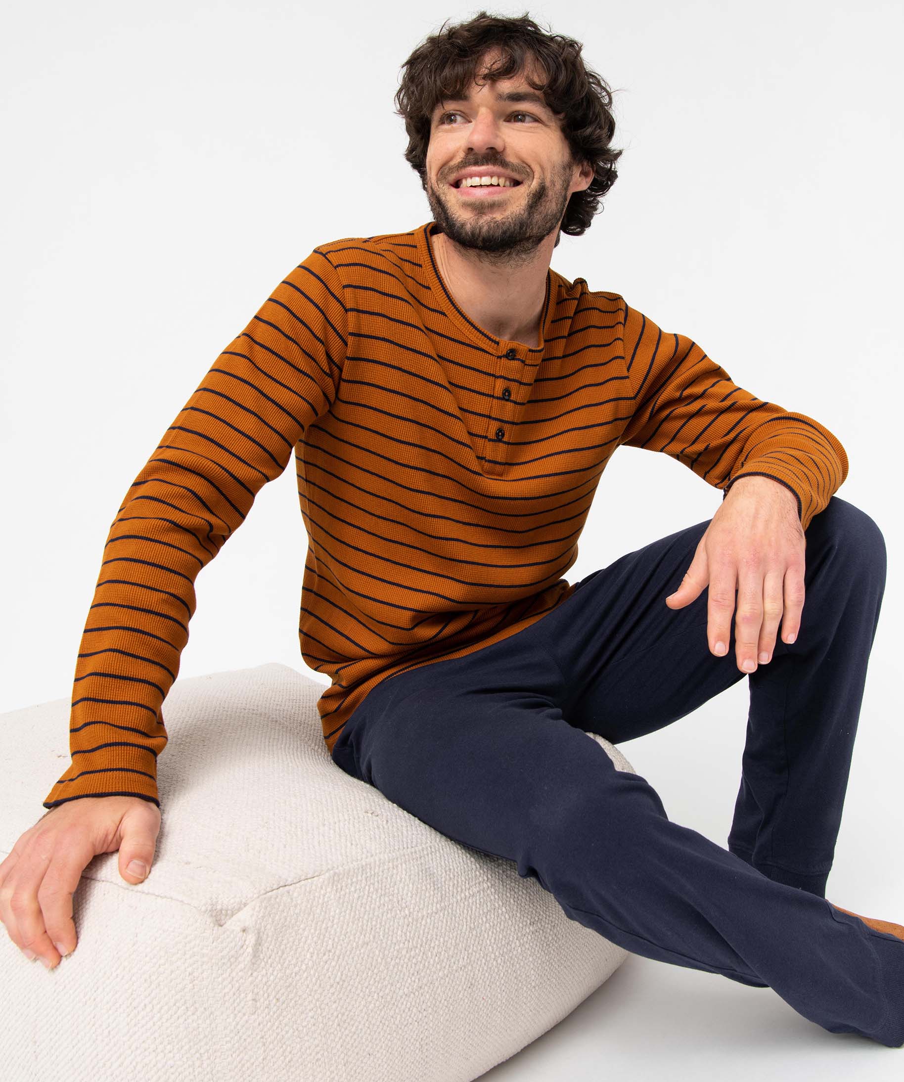 Gemo sous vetements et nuit pyjama homme avec haut tunisien raye en nid dabeille brun pyjamas et peignoirs homme GEMO